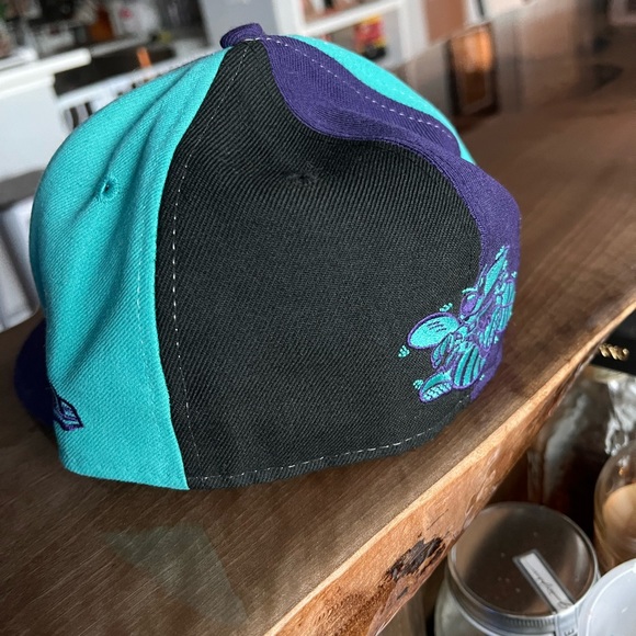 Charlotte hornets hat size 7 1/4 - Picture 3 of 5